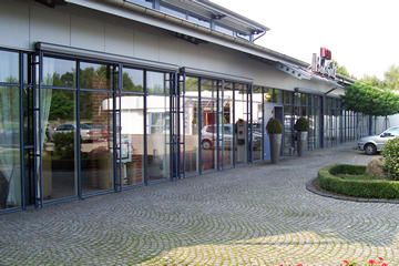 Fensterfront von Laden als Objekt für Fensterreinigung in Gottenheim bei Freiburg